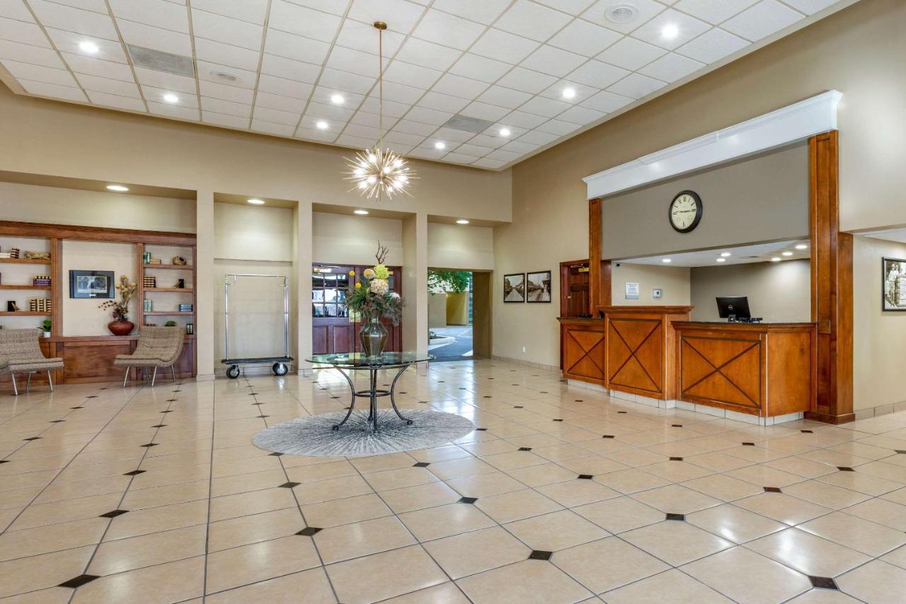 Clarion Inn & Suites Roswell Kültér fotó