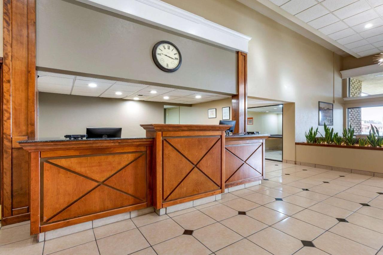 Clarion Inn & Suites Roswell Kültér fotó