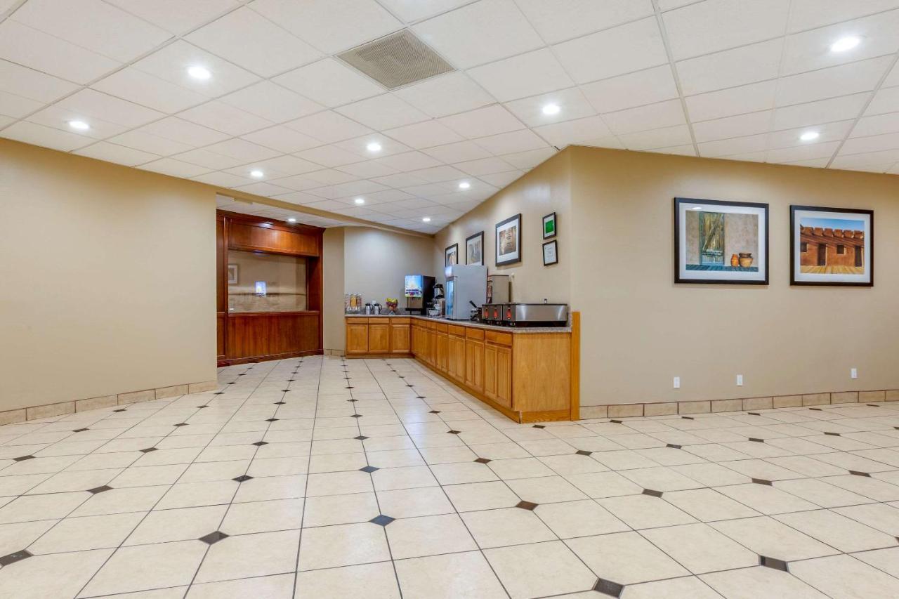 Clarion Inn & Suites Roswell Kültér fotó