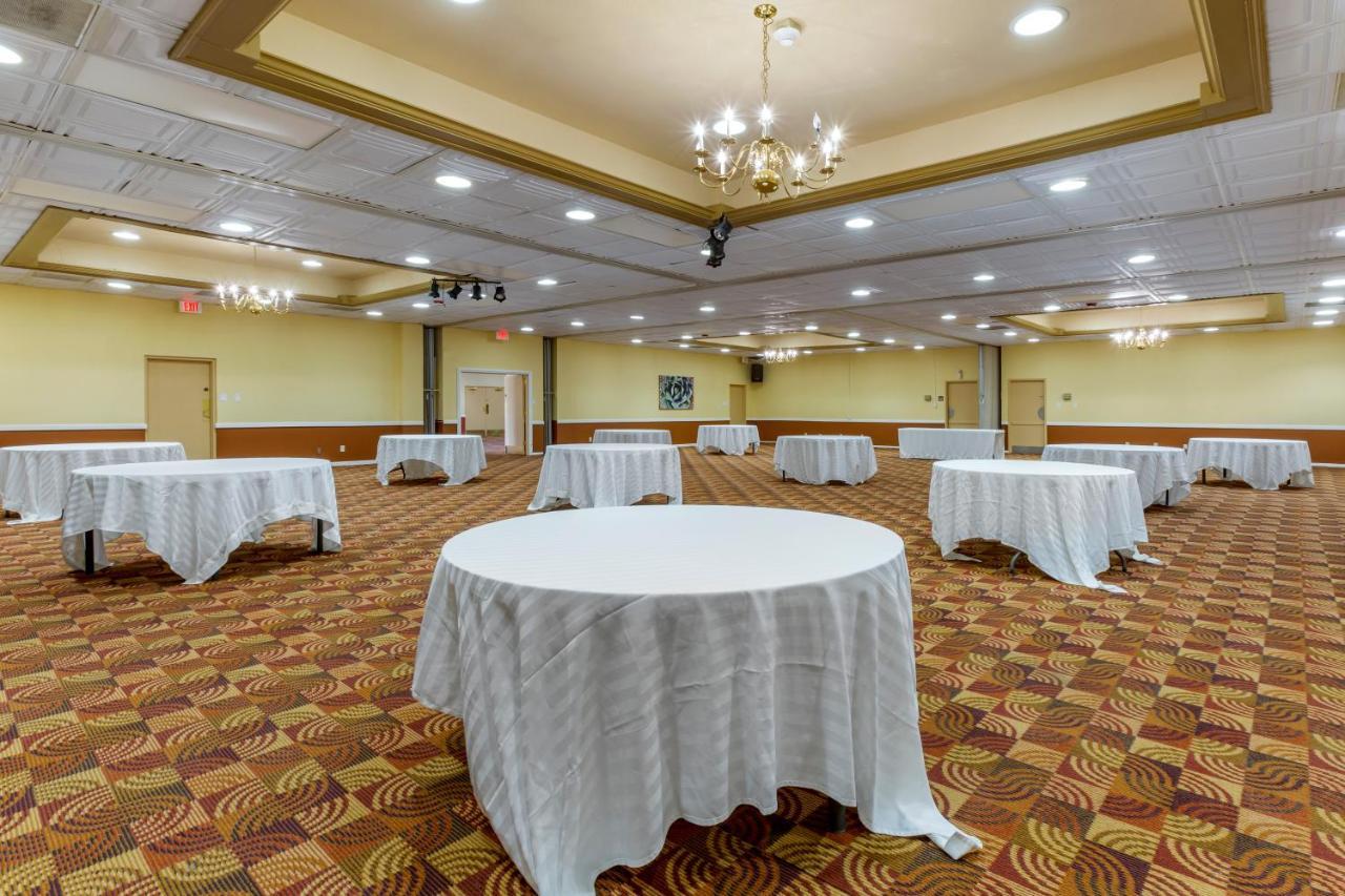 Clarion Inn & Suites Roswell Kültér fotó